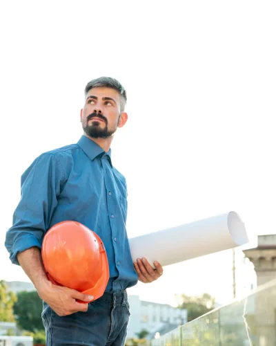 arquitecto mirando horizonte construcción Madrid